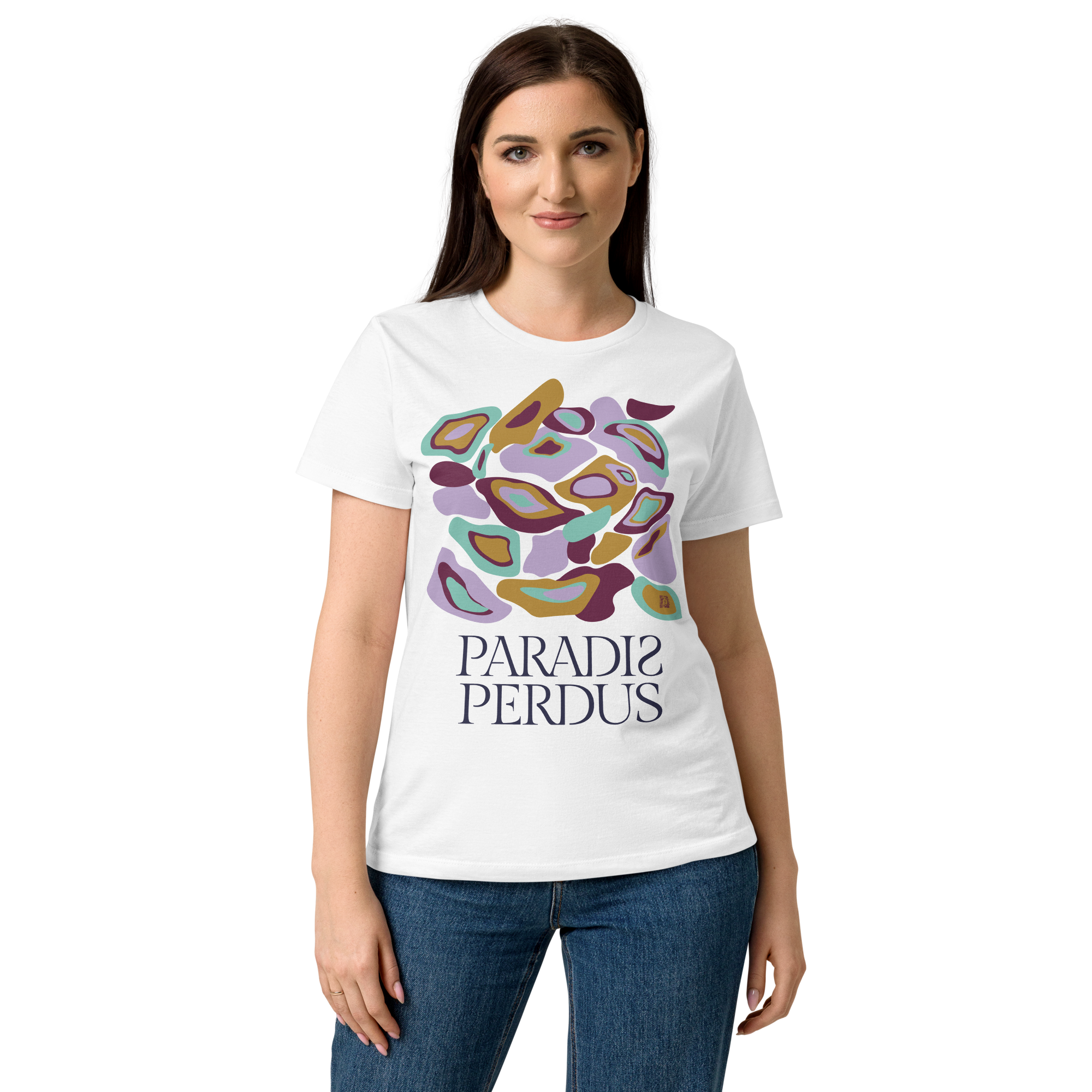 T-shirt cintré en coton blanc intense imprimé “Panscro” de Paradis Perdus® 5 Le KRUSH workshop boutique T-shirt cintré en coton blanc intense imprimé “Panscro” de Paradis Perdus® porté par une femme de devant