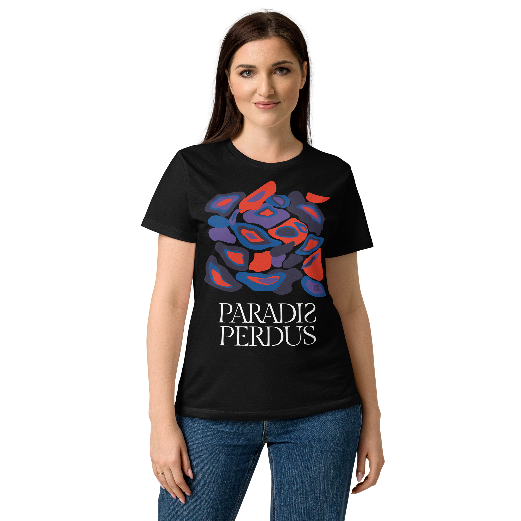 T-shirt cintré en coton noir profond imprimé “Panscro” de Paradis Perdus® 5 Le KRUSH workshop boutique T-shirt cintré en coton noir profond imprimé “Panscro” de Paradis Perdus® porté par une femme de devant