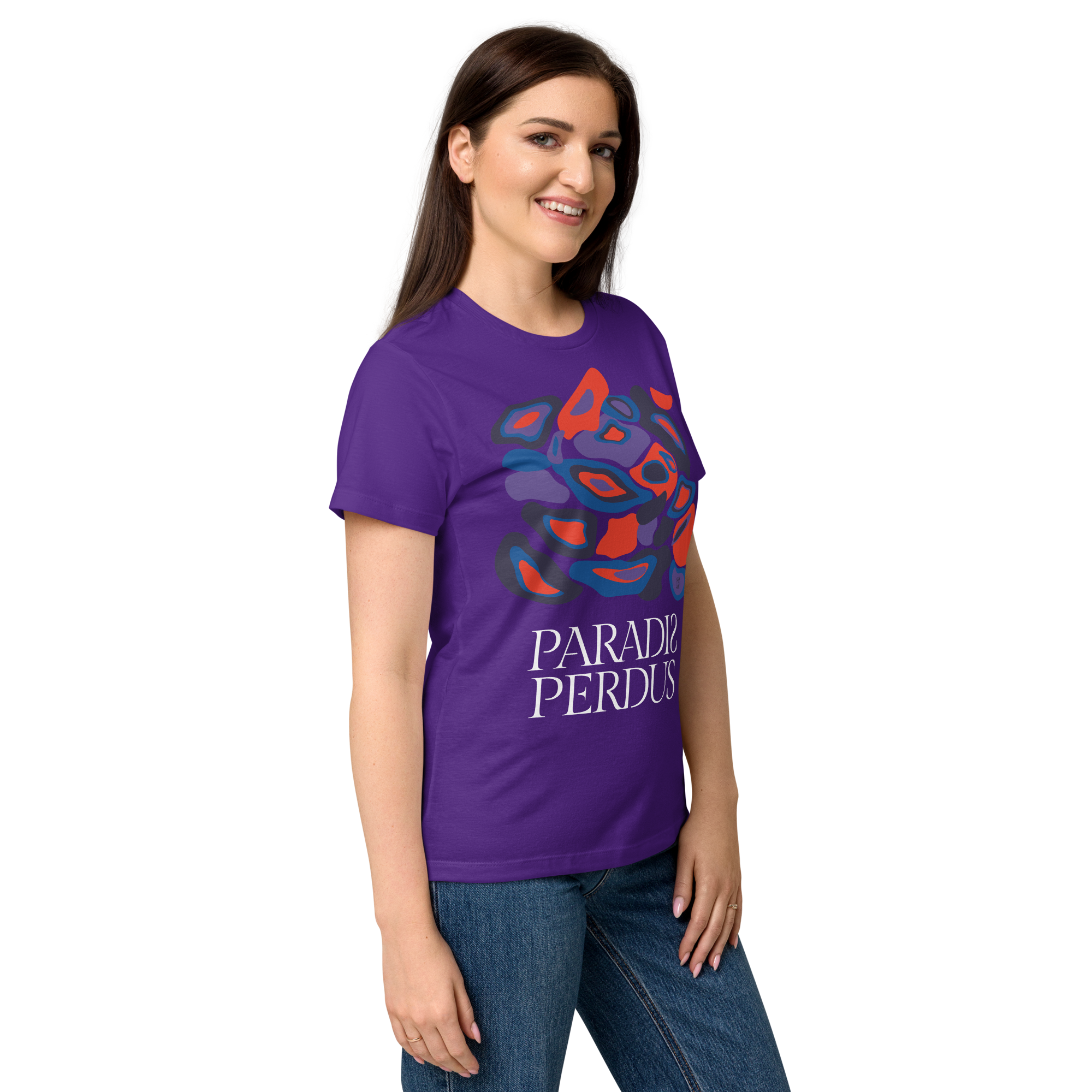 T-shirt cintré en coton violet zinzolin imprimé “Panscro” de Paradis Perdus® 7 Le KRUSH workshop boutique T-shirt cintré en coton violet zinzolin imprimé “Panscro” de Paradis Perdus® porté par une femme de profil