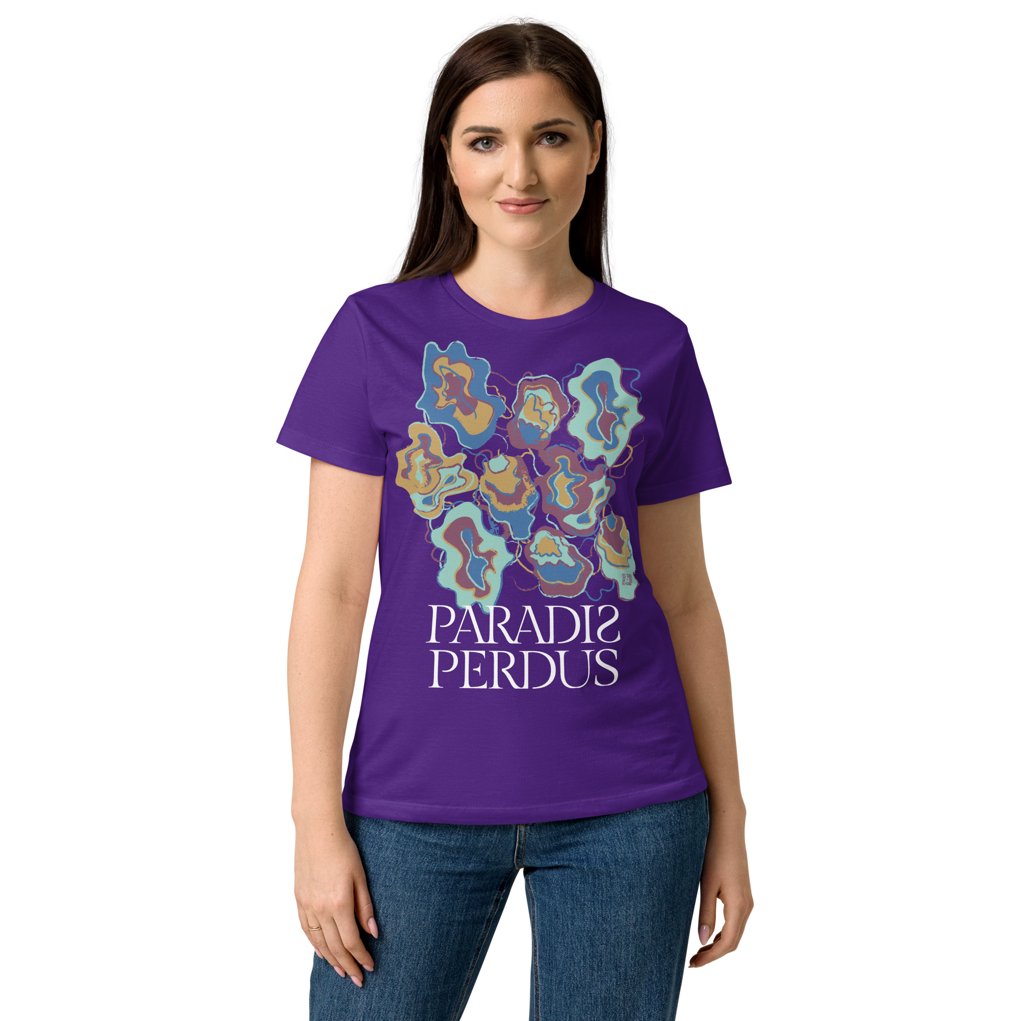 T-shirt cintré en coton violet zinzolin imprimé “Sfogliatelle” de Paradis Perdus® 5 Le KRUSH workshop boutique T-shirt cintré en coton violet zinzolin imprimé “Sfogliatelle” de Paradis Perdus® porté par une femme de devant