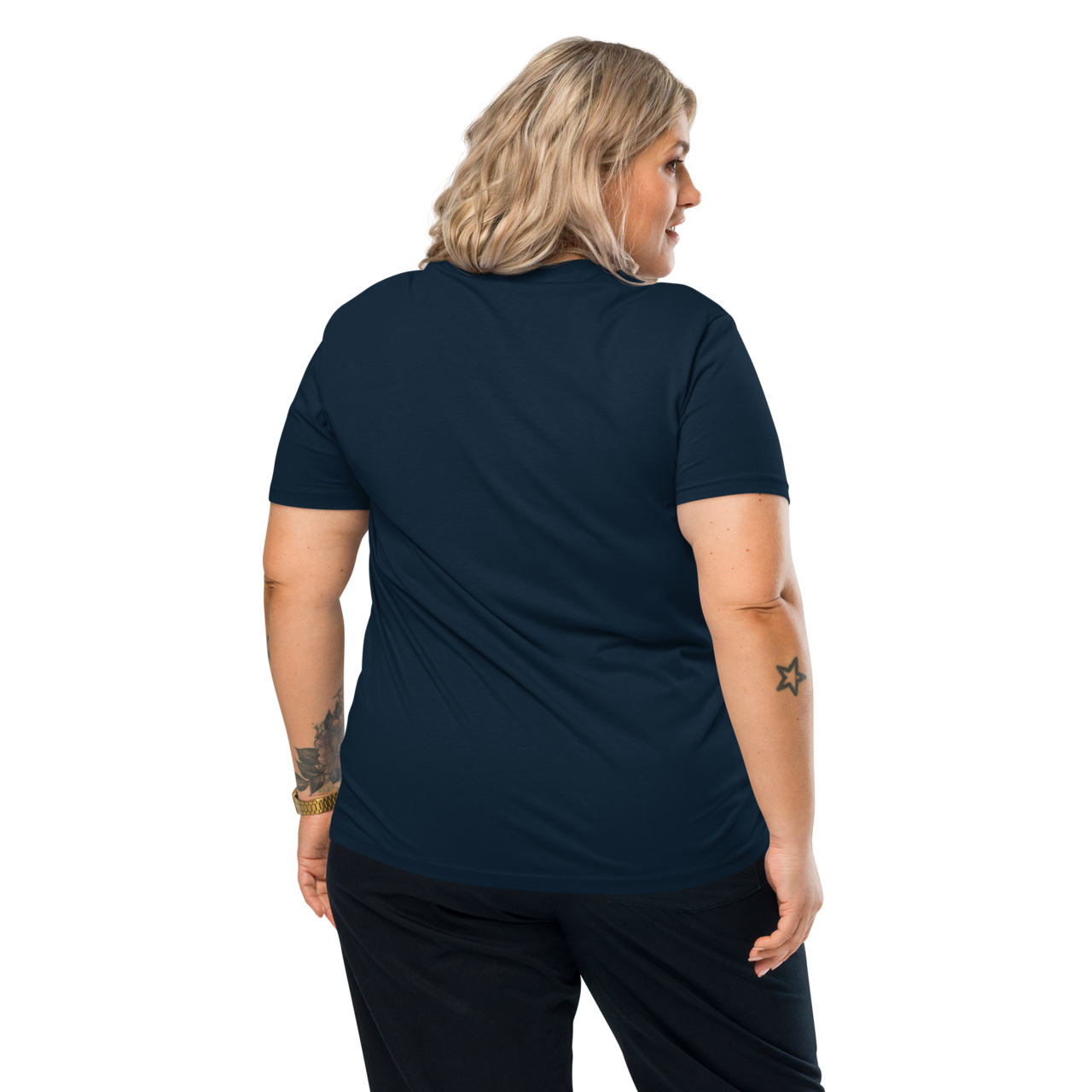 T-shirt en coton bio bleu marine imprimé “Panscro” de Paradis Perdus® 3 Le KRUSH workshop boutique T-shirt en coton bio bleu marine imprimé “Panscro” de Paradis Perdus® porté par une femme de dos