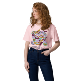 T-shirt en coton bio rose cuisse de nymphe imprimé “Panscro” de Paradis Perdus® porté par une femme de devant