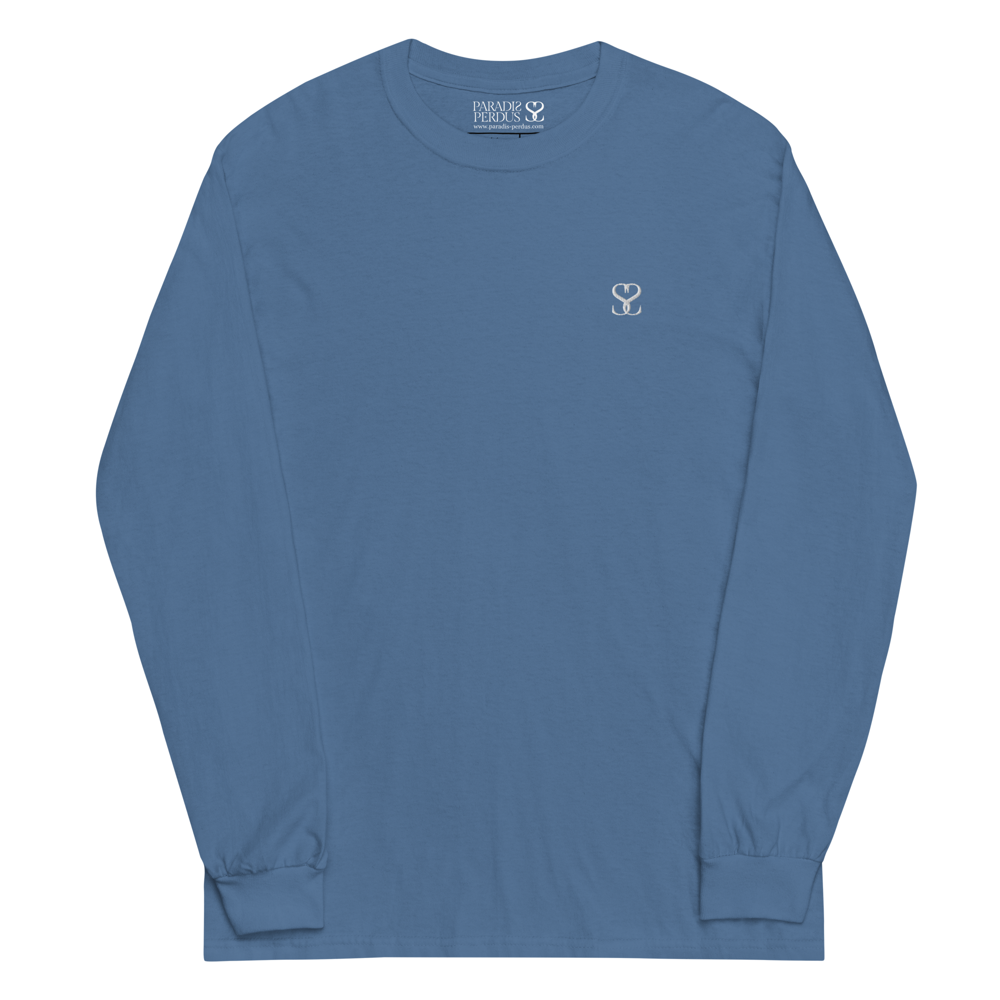 T-shirt manches longues en coton bleu bardeau brodé monogramme blanc de Paradis Perdus® 1 Le KRUSH workshop boutique T-shirt manches longues en coton bleu bardeau brodé du monogramme blanc intense de Paradis Perdus® porté de devant