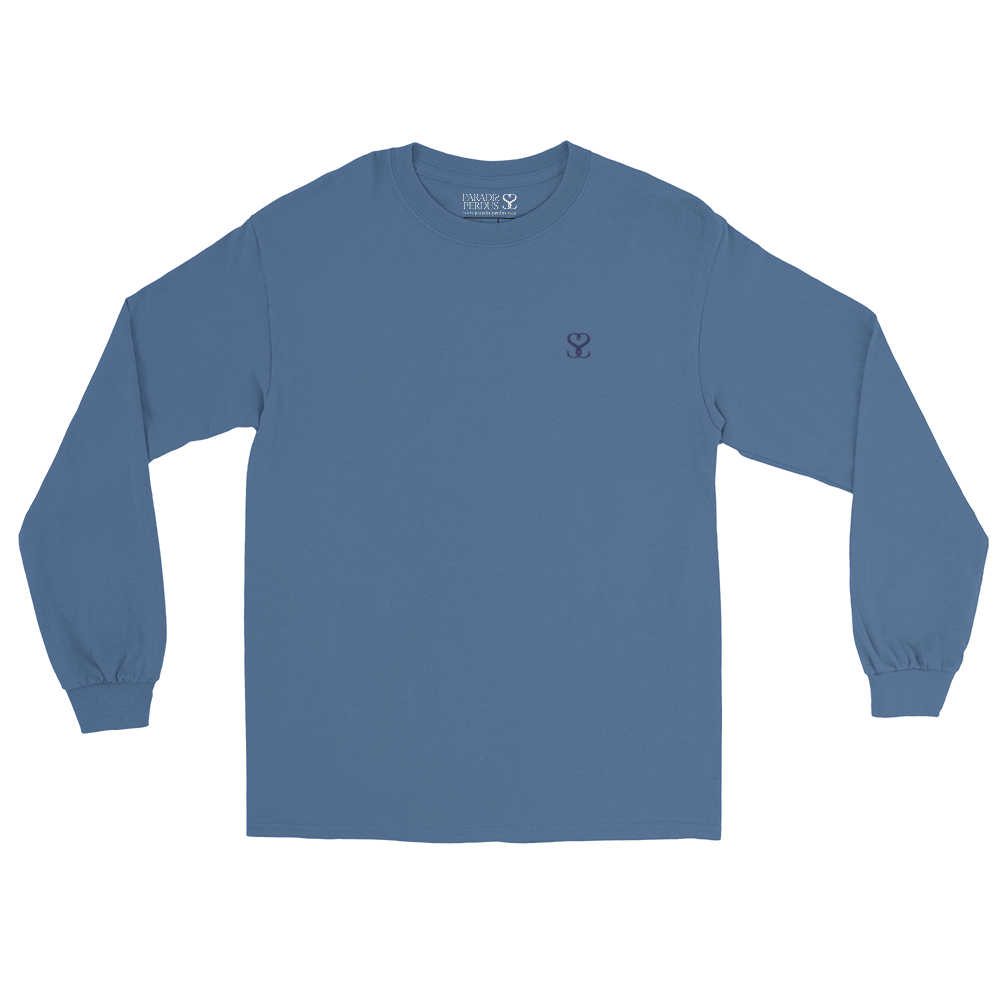 T-shirt manches longues en coton bleu bardeau brodé monogramme bleu de Paradis Perdus® 3 Le KRUSH workshop boutique T-shirt manches longues en coton bleu bardeau brodé du monogramme bleu marine de Paradis Perdus® posé à plat devant