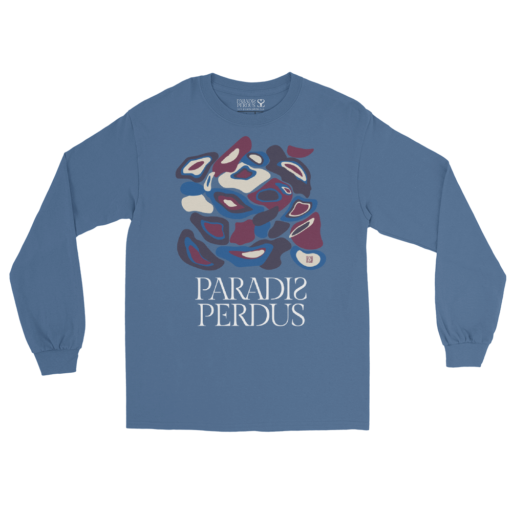 T-shirt manches longues en coton bleu bardeau imprimé “Panscro” de Paradis Perdus® 3 Le KRUSH workshop boutique T-shirt manches longues en coton bleu bardeau imprimé “Panscro” de Paradis Perdus® posé à plat devant