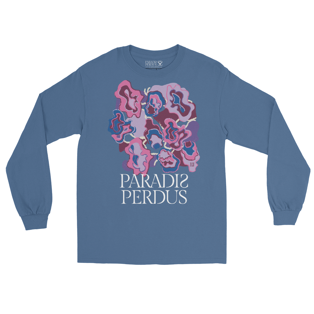 T-shirt manches longues en coton bleu bardeau imprimé “Sfogliatelle” de Paradis Perdus® 3 Le KRUSH workshop boutique T-shirt manches longues en coton bleu bardeau imprimé “Sfogliatelle” de Paradis Perdus® posé à plat devant