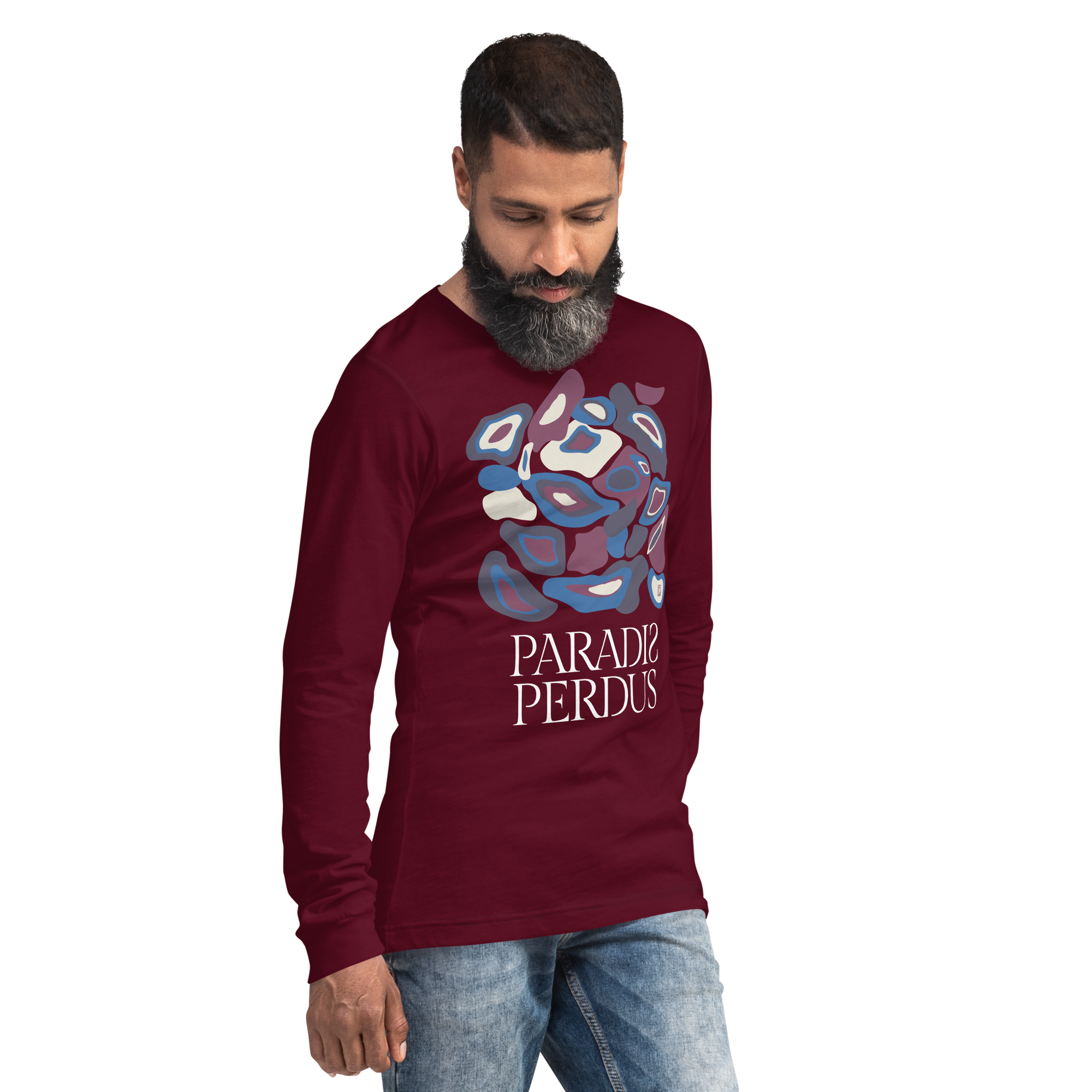 T-shirt manches longues en coton prune violette imprimé “Panscro” de Paradis Perdus® 5 Le KRUSH workshop boutique T-shirt manches longues en coton prune violette imprimé “Panscro” de Paradis Perdus® porté par un homme de profil