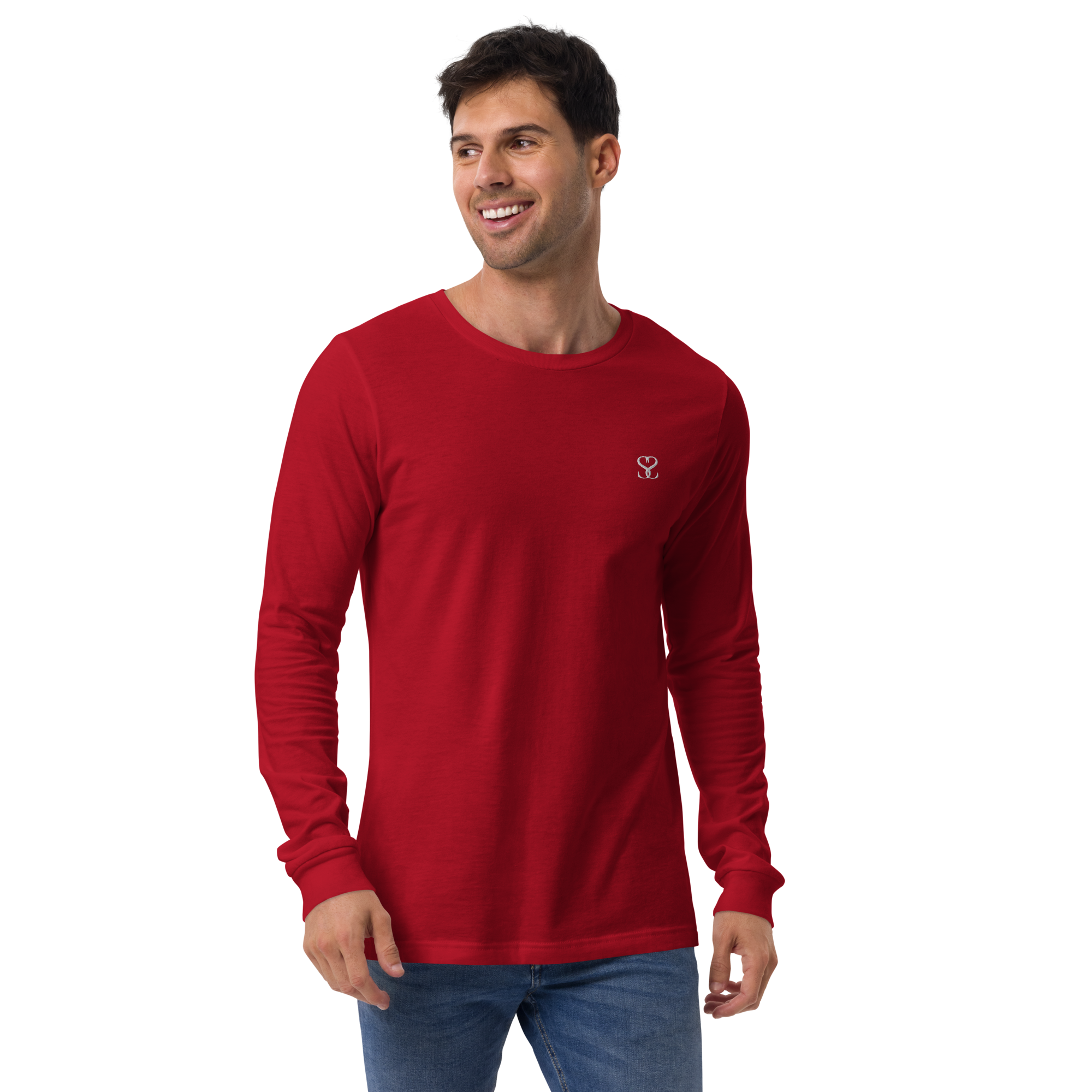 T-shirt manches longues en coton rouge écarlate brodé monogramme blanc de Paradis Perdus® 5 Le KRUSH workshop boutique T-shirt manches longues en coton rouge écarlate brodé du monogramme blanc intense de Paradis Perdus® porté par un homme de face