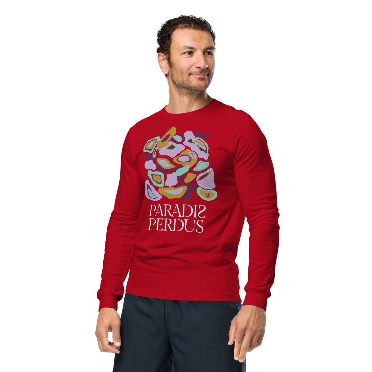 T-shirt manches longues en coton rouge écarlate imprimé “Panscro” de Paradis Perdus® 5 Le KRUSH workshop boutique T-shirt manches longues en coton rouge écarlate imprimé “Panscro” de Paradis Perdus® porté par un homme de face