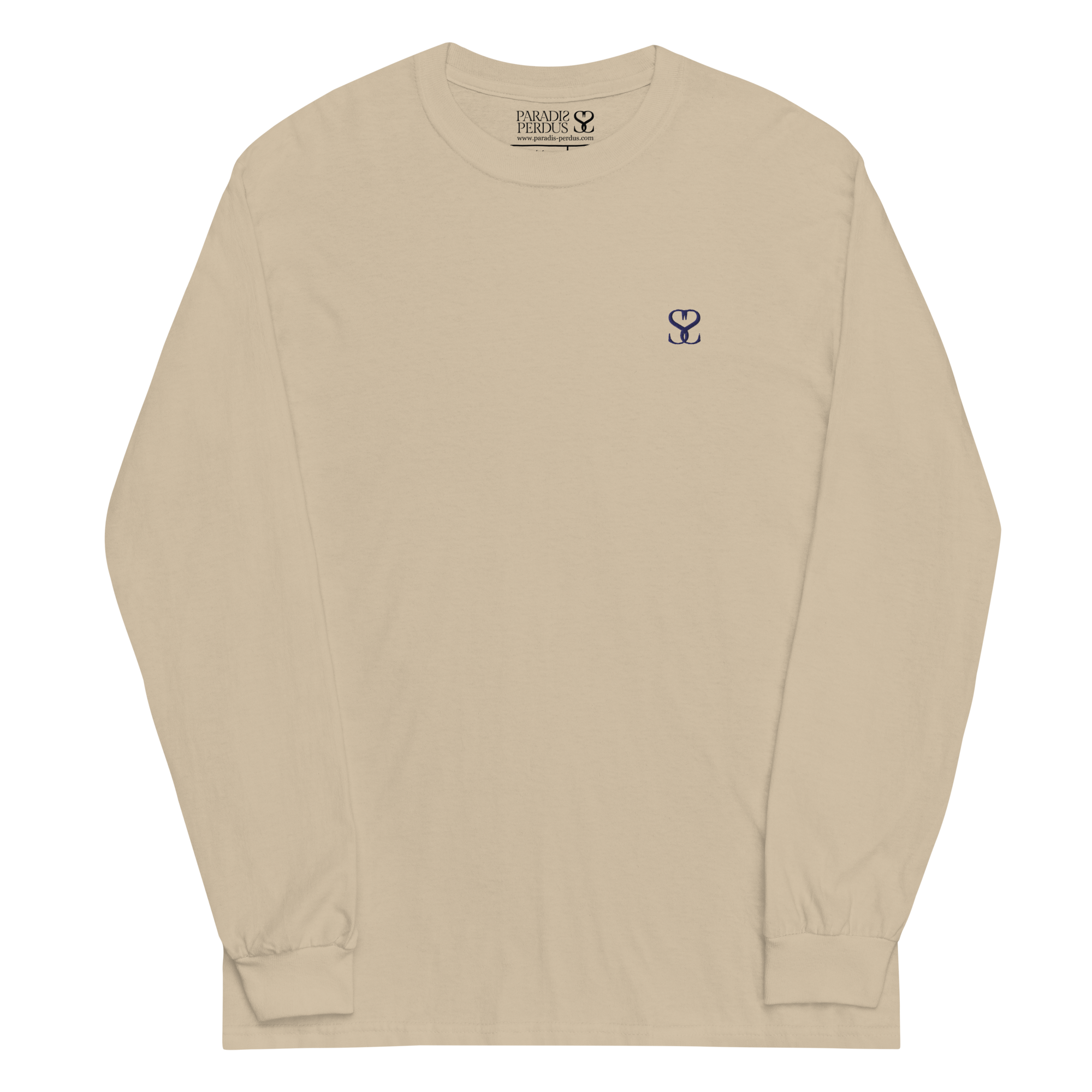 T-shirt manches longues en coton sable clair brodé monogramme bleu de Paradis Perdus® 1 Le KRUSH workshop boutique T-shirt manches longues en coton sable clair brodé du monogramme bleu marine de Paradis Perdus® porté de devant