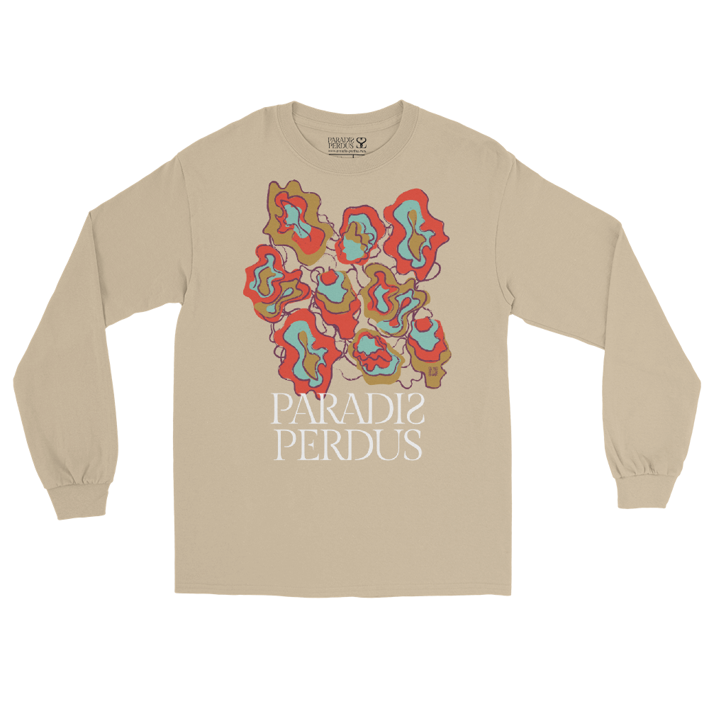T-shirt manches longues en coton sable clair imprimé “Sfogliatelle” de Paradis Perdus® 3 Le KRUSH workshop boutique T-shirt manches longues en coton sable clair imprimé “Sfogliatelle” de Paradis Perdus® posé à plat devant