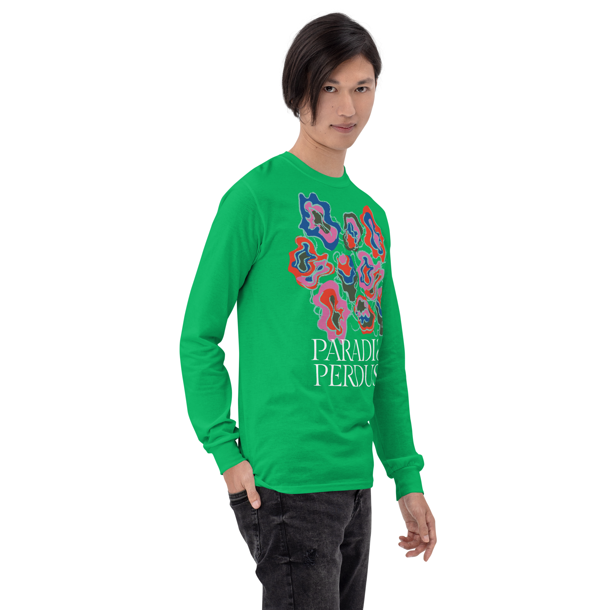T-shirt manches longues en coton vert menthe imprimé “Sfogliatelle” de Paradis Perdus® 5 Le KRUSH workshop boutique T-shirt manches longues en coton vert menthe imprimé “Sfogliatelle” de Paradis Perdus® porté par un homme de profil