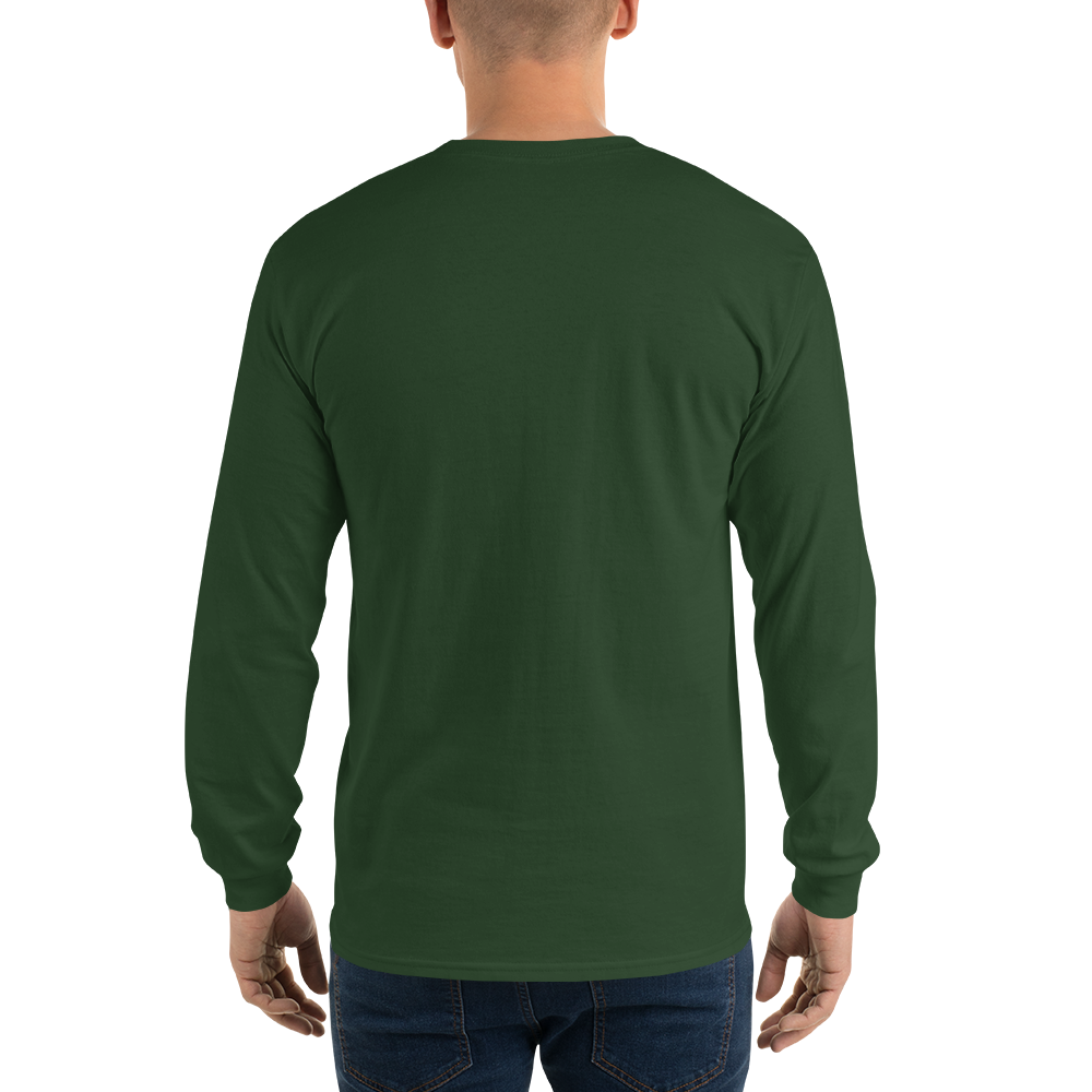 T-shirt manches longues en coton vert sapin brodé monogramme blanc de Paradis Perdus® 6 Le KRUSH workshop boutique T-shirt manches longues en coton vert sapin brodé du monogramme blanc intense de Paradis Perdus® porté par un homme de dos